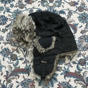 Men's Grey Faux Fur-Lined Trapper Hat